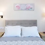 Anita 3*