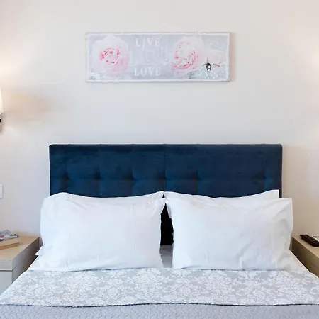 Anita 3* Perama (Corfu)