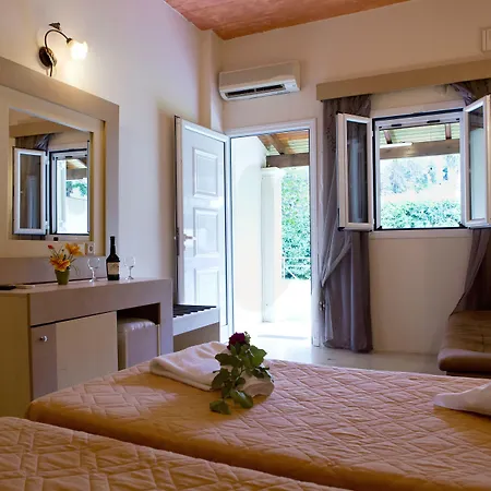 Anita 3* Perama (Corfu)