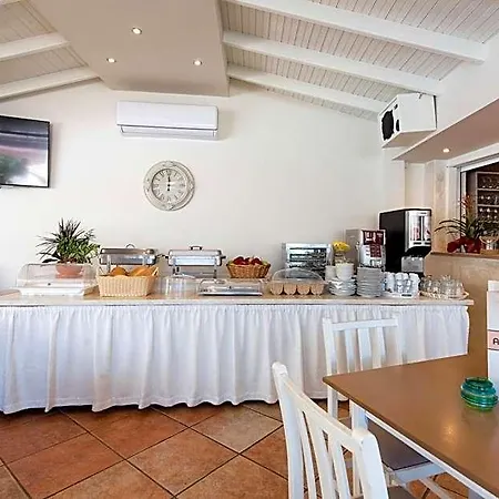 Anita 3* Perama (Corfu)